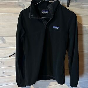 Patagonia women’s Black fleece pullover